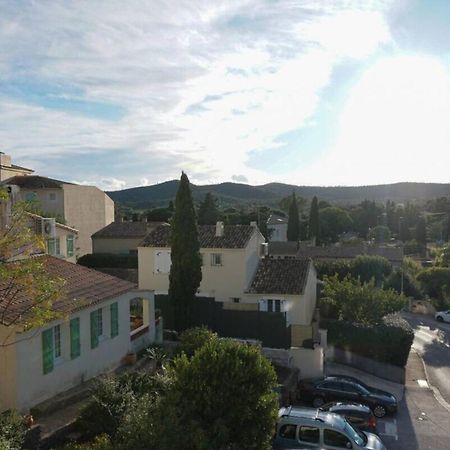 Bright Apartment In Residence With Terrace Bormes-les-Mimosas Exterior foto